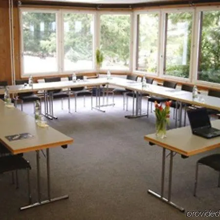 ليندنهوف باي كروس ورلد أيه جي فندق