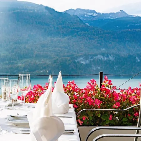 ليندنهوف باي كروس ورلد أيه جي 3* برينز